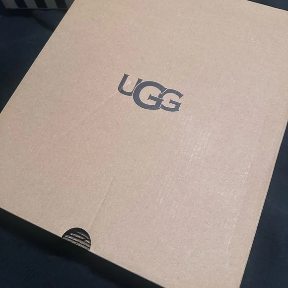 UGG Women's Goldenrise Platform Sandal - Picture 6 of 11